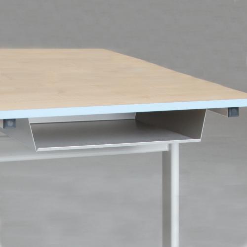 Einer-Schülertisch 75x65 cm Modell T, melaminharz-beschichtete, abgerundete Tischplatte mit ABS- Umleimer mit Blechablage, Tischhöhe: 76 cm