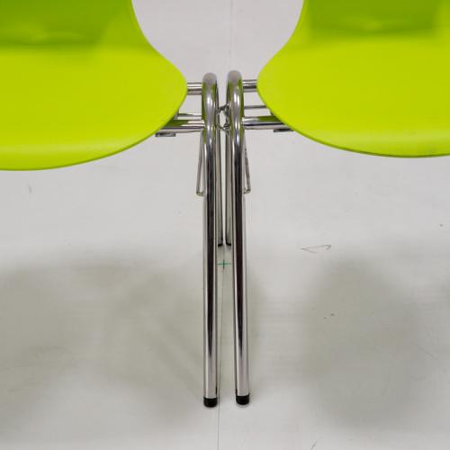 Vierbeinstuhl mit Sperrholz- Sitzschale U, Sitzhöhe DIN 6 - 46 cm Stapelbarer Vierbeinstuhl mit  Stahlrohrgestell und ergonomisch geformter Sperrholz- Sitzschale "U"