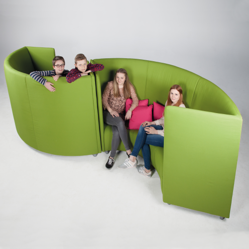 Akustiksofa halbrund 3-4 Sitzer, schwer entflammbar B/H/T: 145x132x150 cm, mit schwer entflammbaren Stoff